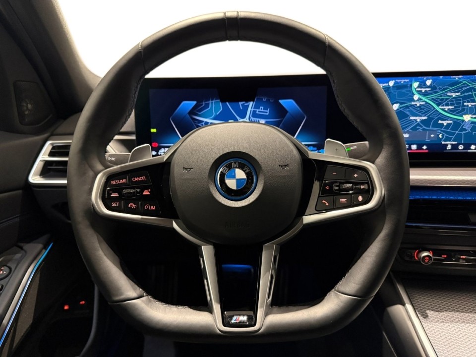 BMW Seria 3 330e xDrive M-Sport Pro - foto 12