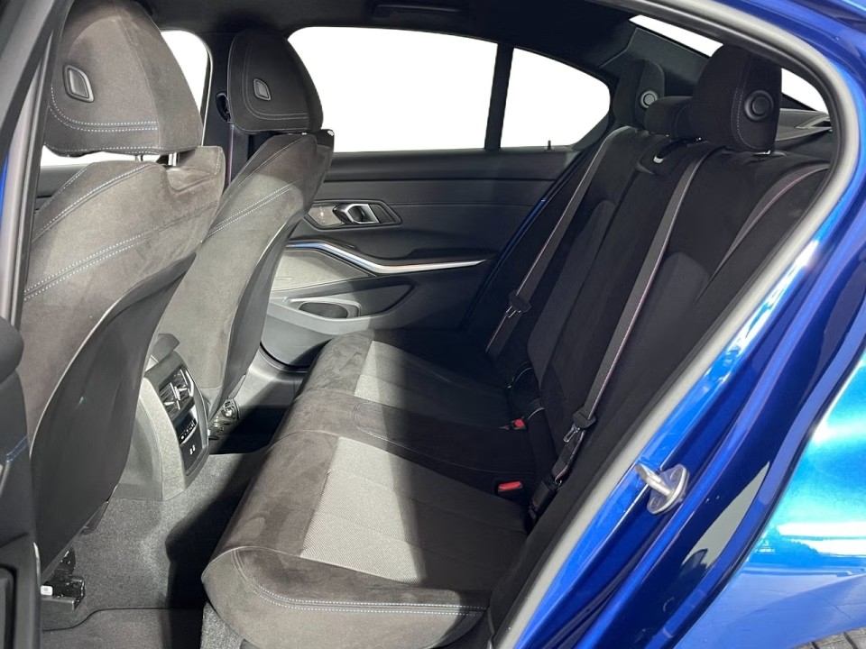 BMW Seria 3 330e xDrive M-Sport Pro - foto 11