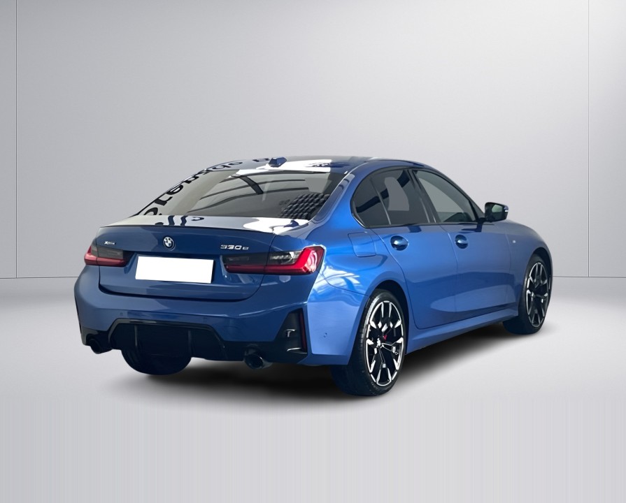 BMW Seria 3 330e xDrive M-Sport Pro (3)
