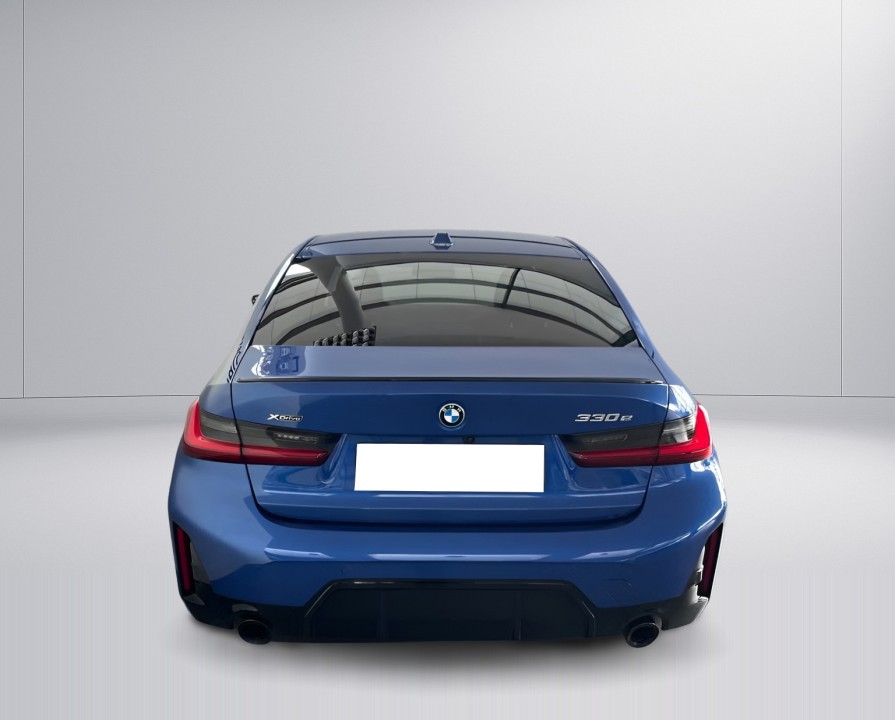BMW Seria 3 330e xDrive M-Sport Pro (4)