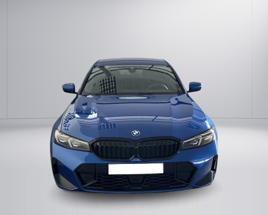 BMW Seria 3 330e xDrive M-Sport Pro (2)