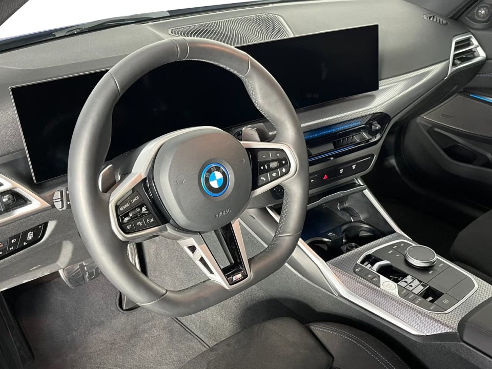 BMW Seria 3 330e xDrive M-Sport Pro - foto 6