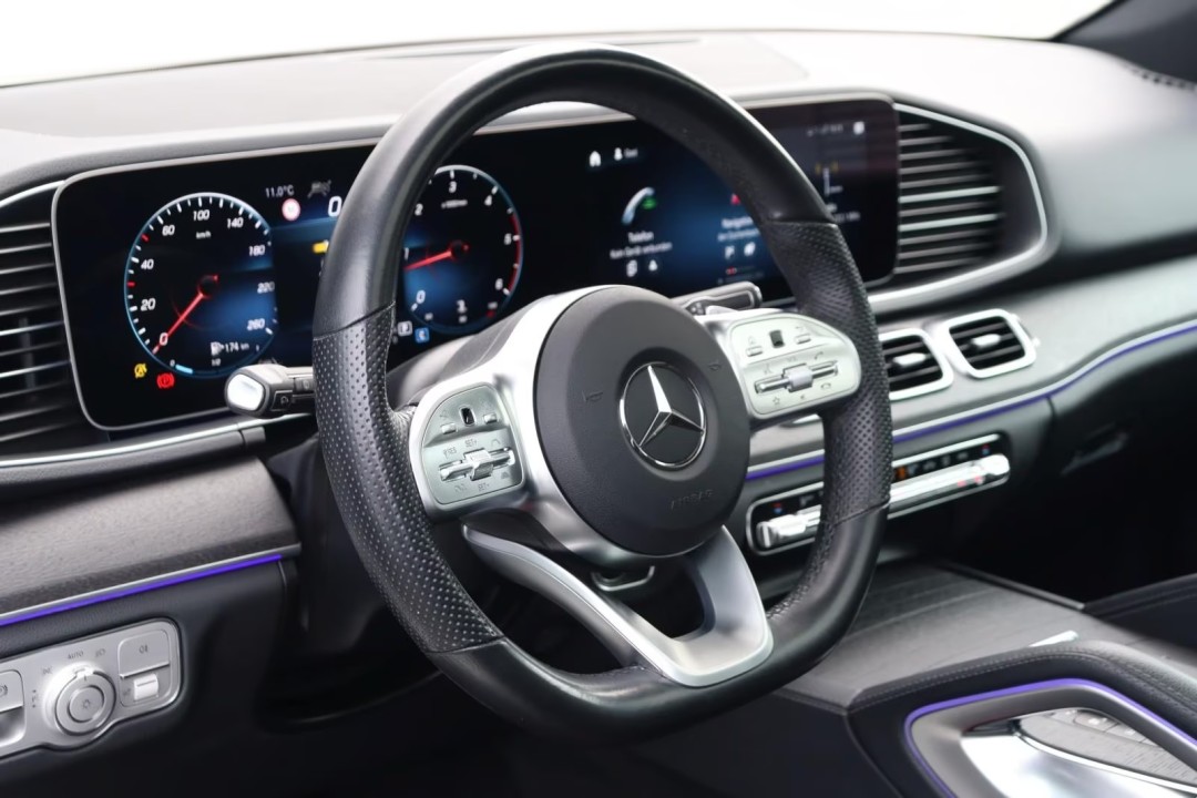 Mercedes-Benz GLE 400d 4MATIC AMG - foto 12