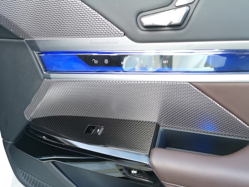 BMW Seria 7 740d xDrive M-Sport - foto 19