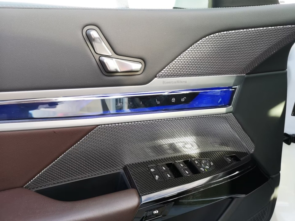 BMW Seria 7 740d xDrive M-Sport - foto 20