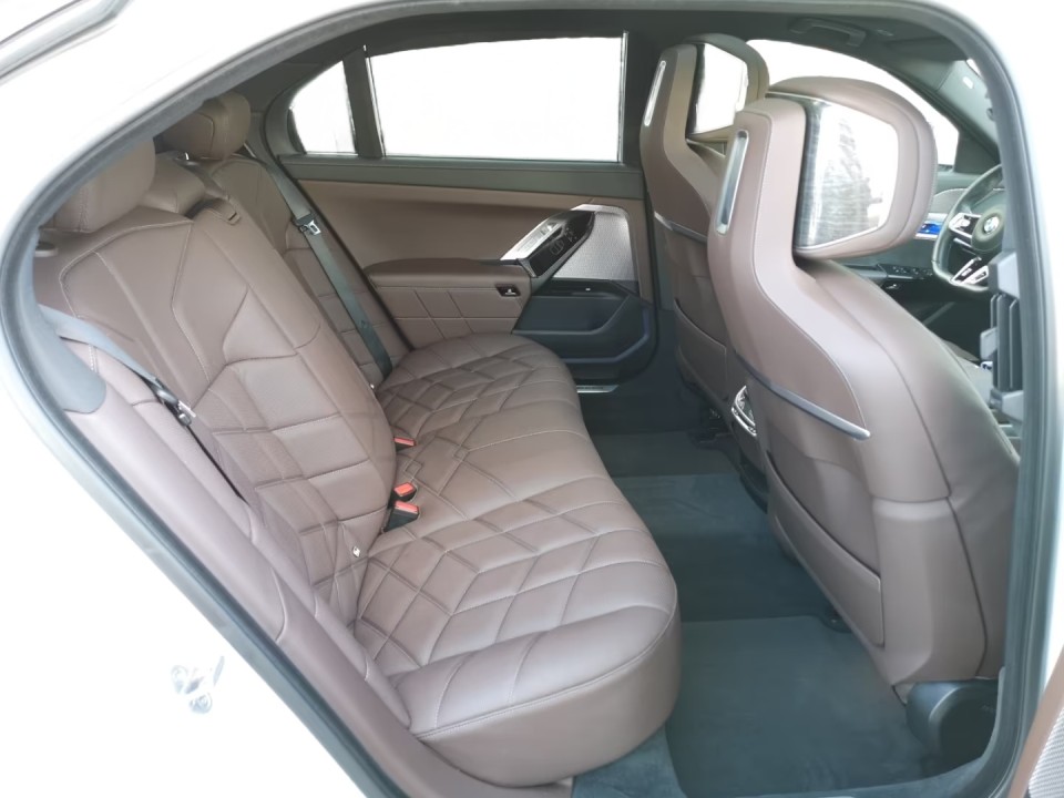 BMW Seria 7 740d xDrive M-Sport - foto 11