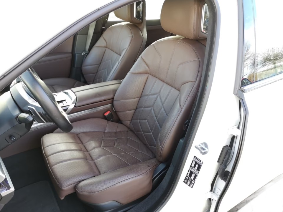 BMW Seria 7 740d xDrive M-Sport - foto 9