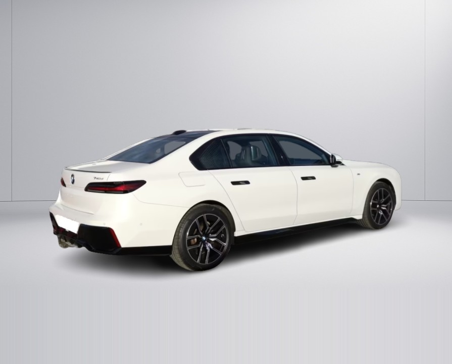 BMW Seria 7 740d xDrive M-Sport (3)