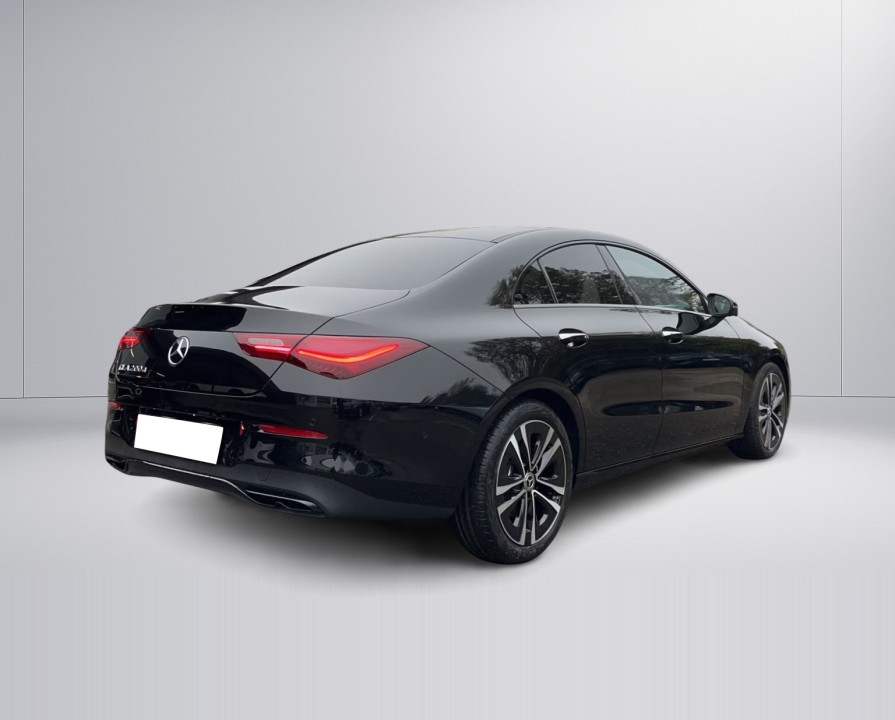 Mercedes-Benz CLA 200d (3)