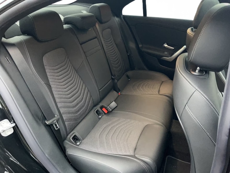 Mercedes-Benz CLA 200d - foto 10