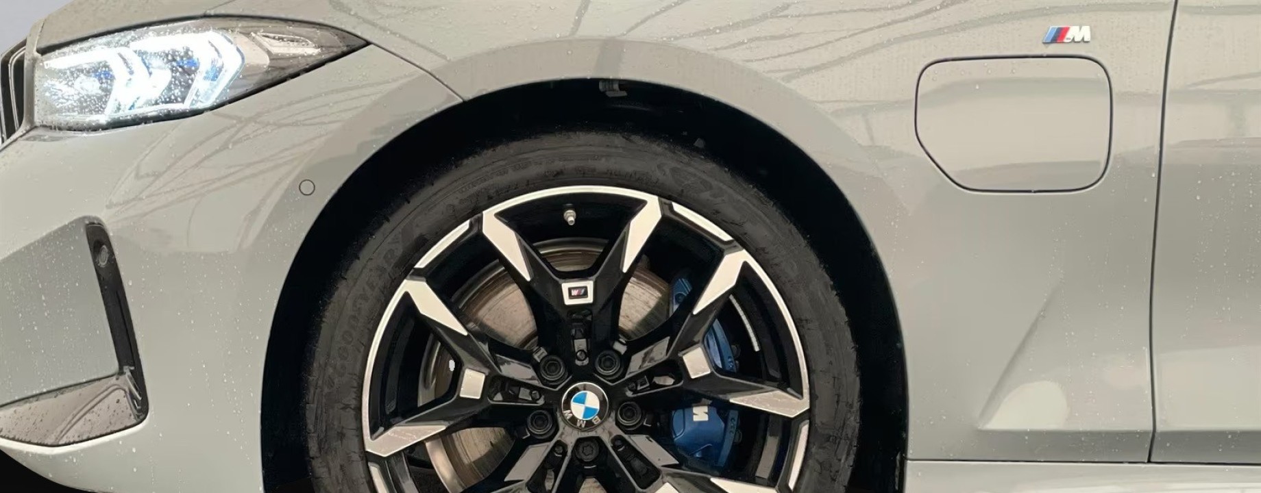 BMW Seria 3 330e xDrive M-Sport - foto 13