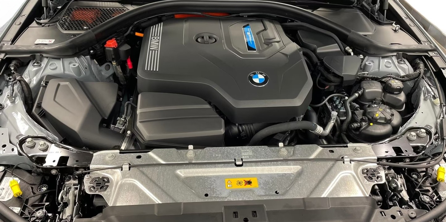 BMW Seria 3 330e xDrive M-Sport - foto 11