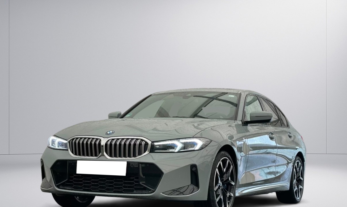 BMW Seria 3 330e xDrive M-Sport