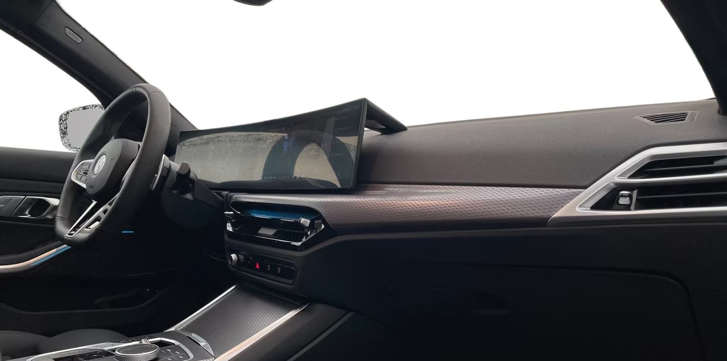 BMW Seria 3 330e xDrive M-Sport - foto 7