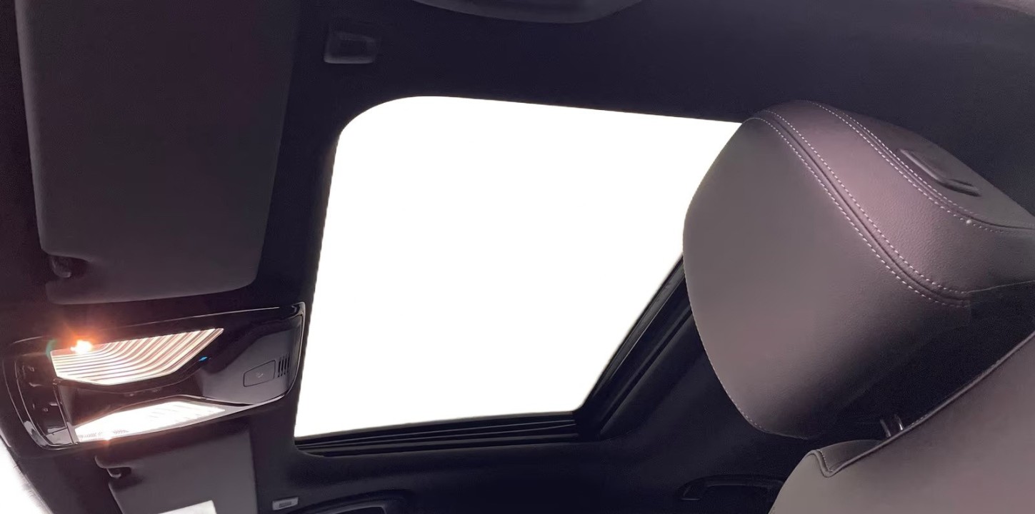 BMW Seria 3 330e xDrive M-Sport - foto 6