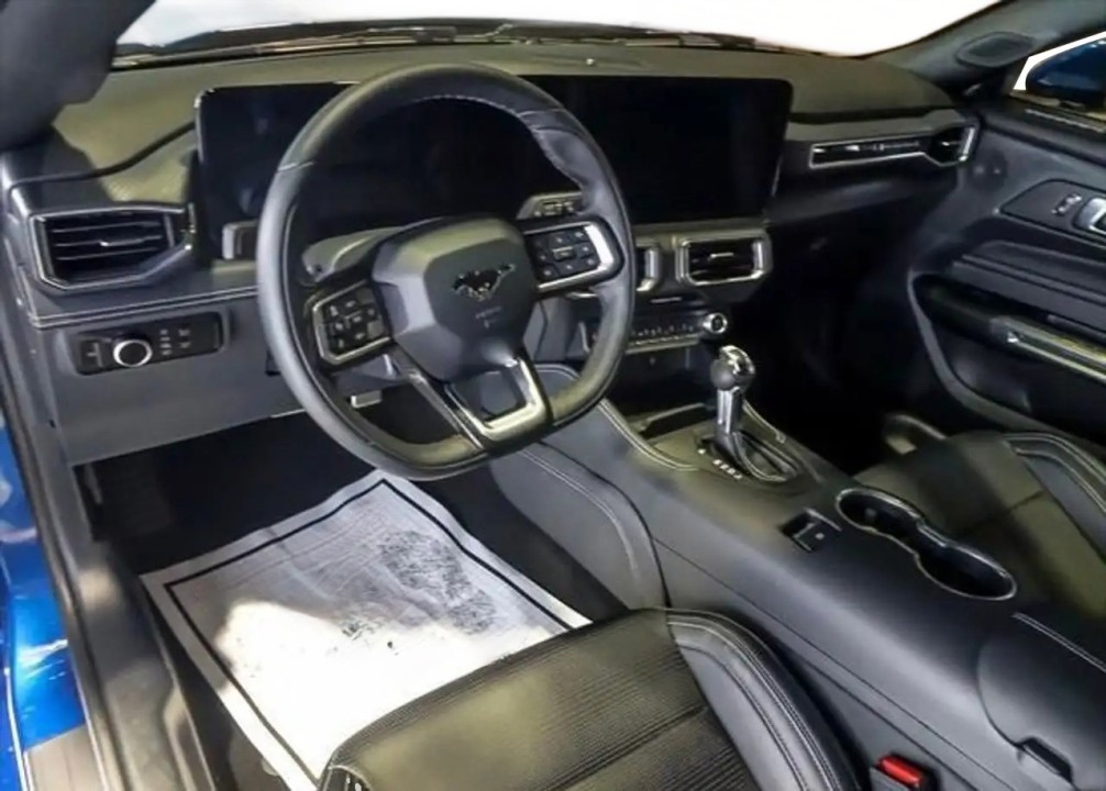 Ford Mustang - foto 7