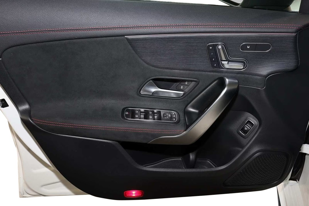 Mercedes-Benz CLA 45 AMG 4MATIC - foto 10