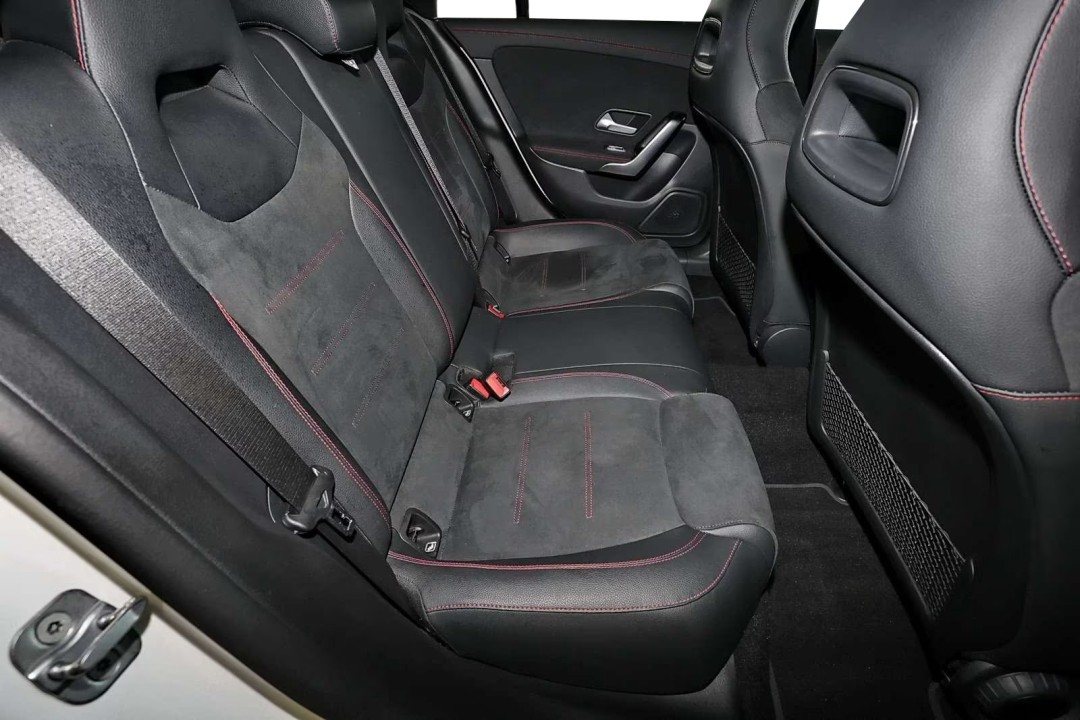 Mercedes-Benz CLA 45 AMG 4MATIC (4)