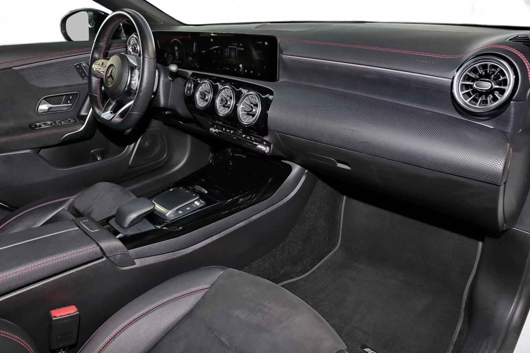 Mercedes-Benz CLA 45 AMG 4MATIC (5)