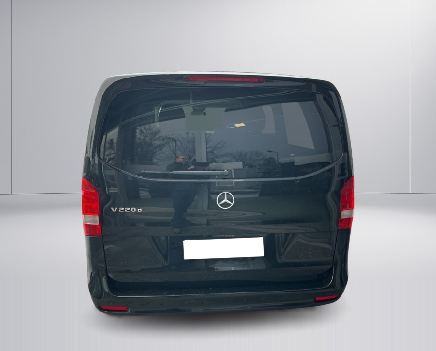 Mercedes-Benz V 220d Extralong (3)