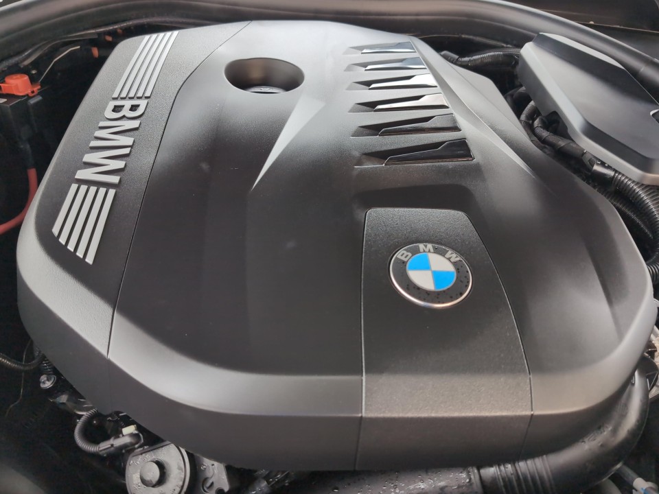 BMW Seria 5 550e xDrive - foto 12