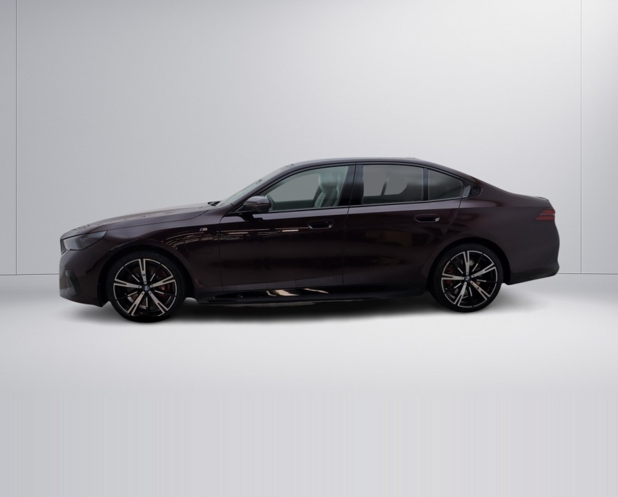 BMW Seria 5 550e xDrive (5)