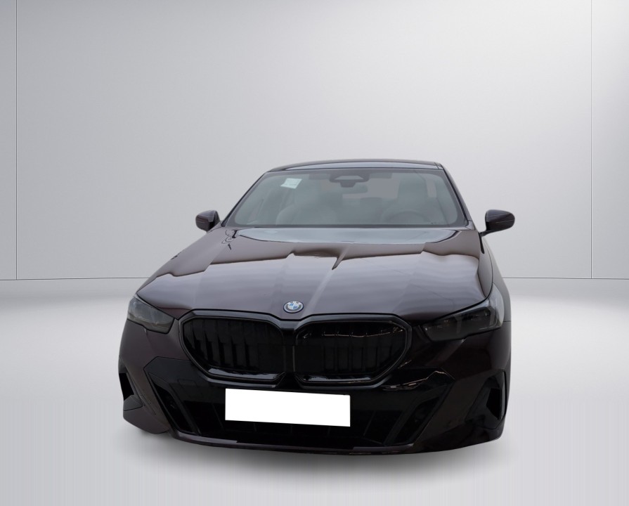 BMW Seria 5 550e xDrive (2)