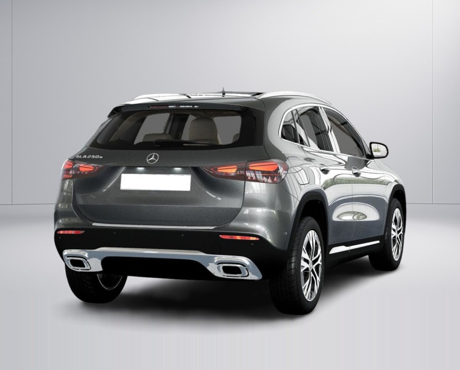 Mercedes-Benz GLA 250e (2)