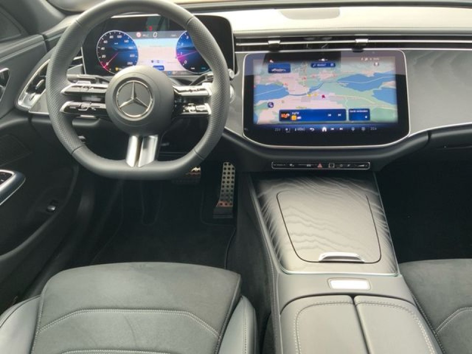 Mercedes-Benz E 200 4MATIC AMG - foto 21