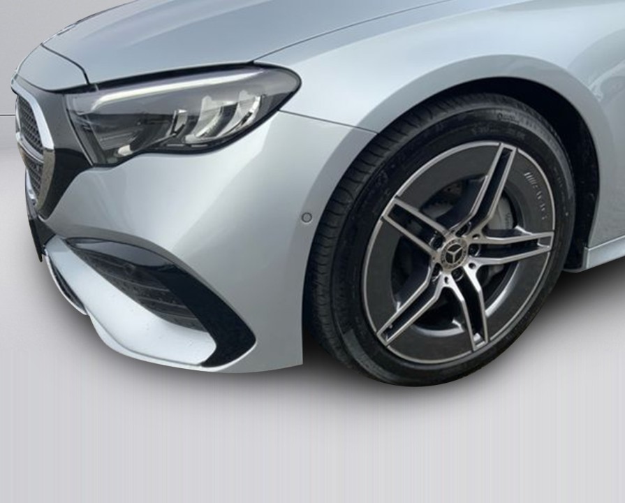 Mercedes-Benz E 200 4MATIC AMG - foto 26