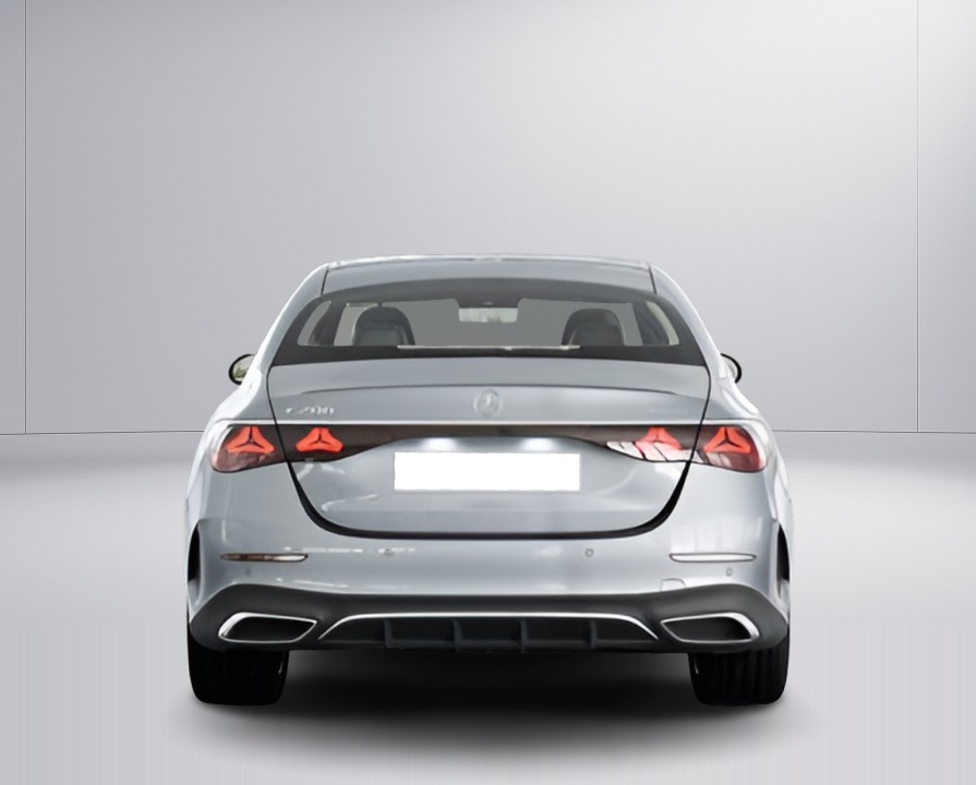 Mercedes-Benz E 200 4MATIC AMG - foto 6