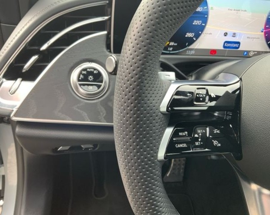 Mercedes-Benz E 200 4MATIC AMG - foto 22