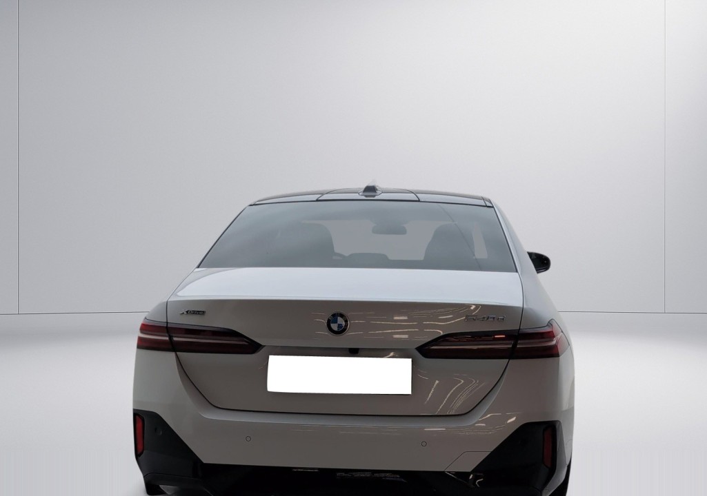 BMW Seria 5540d xDrive (4)