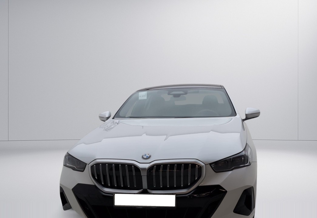 BMW Seria 5540d xDrive (2)