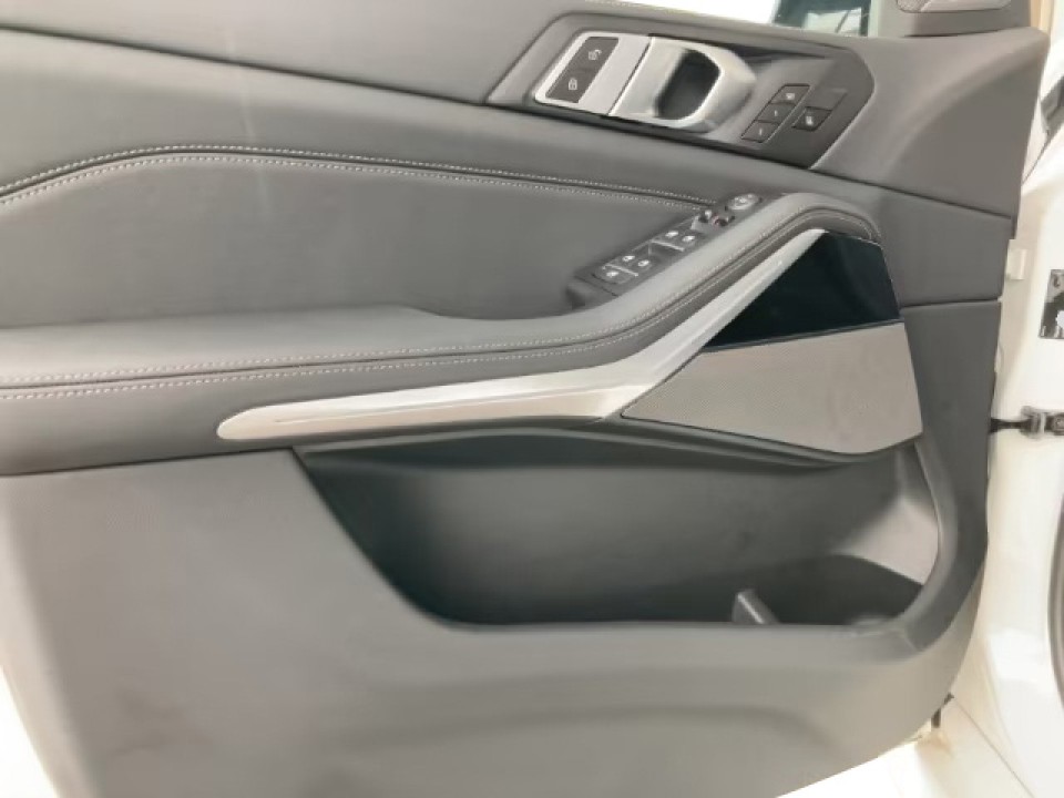 BMW X5 40i M-Sport - foto 11