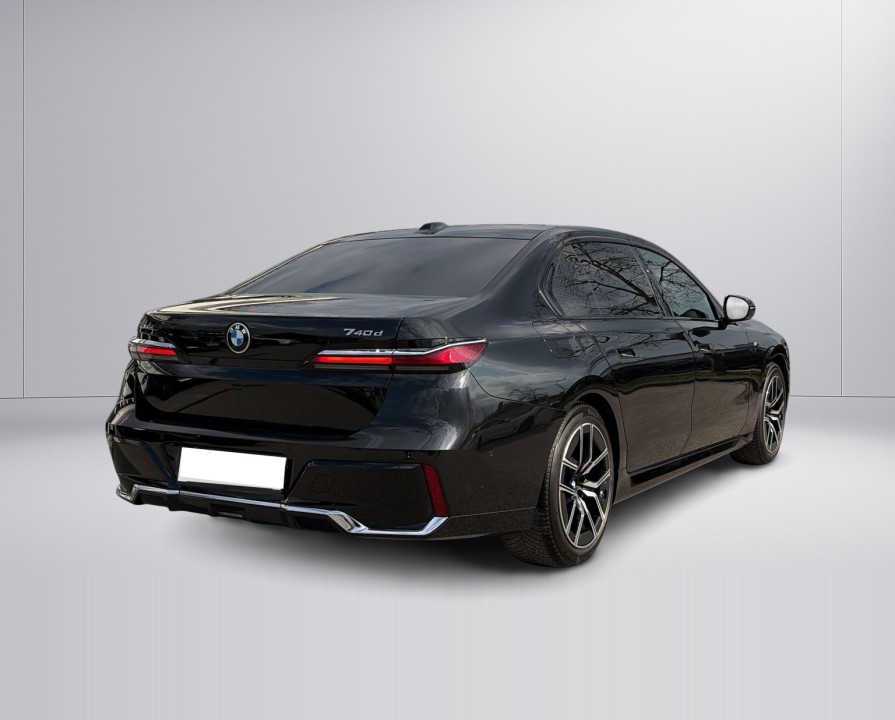 BMW Seria 7 740d xDrive M-Sport (2)