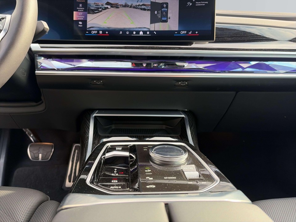 BMW Seria 7 740d xDrive M-Sport - foto 12