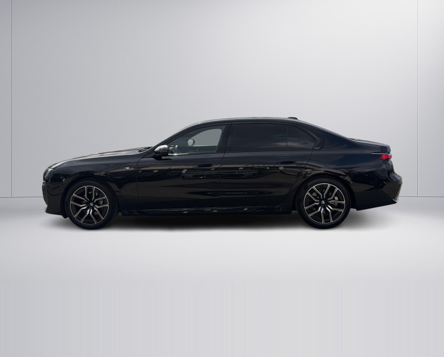 BMW Seria 7 740d xDrive M-Sport (5)