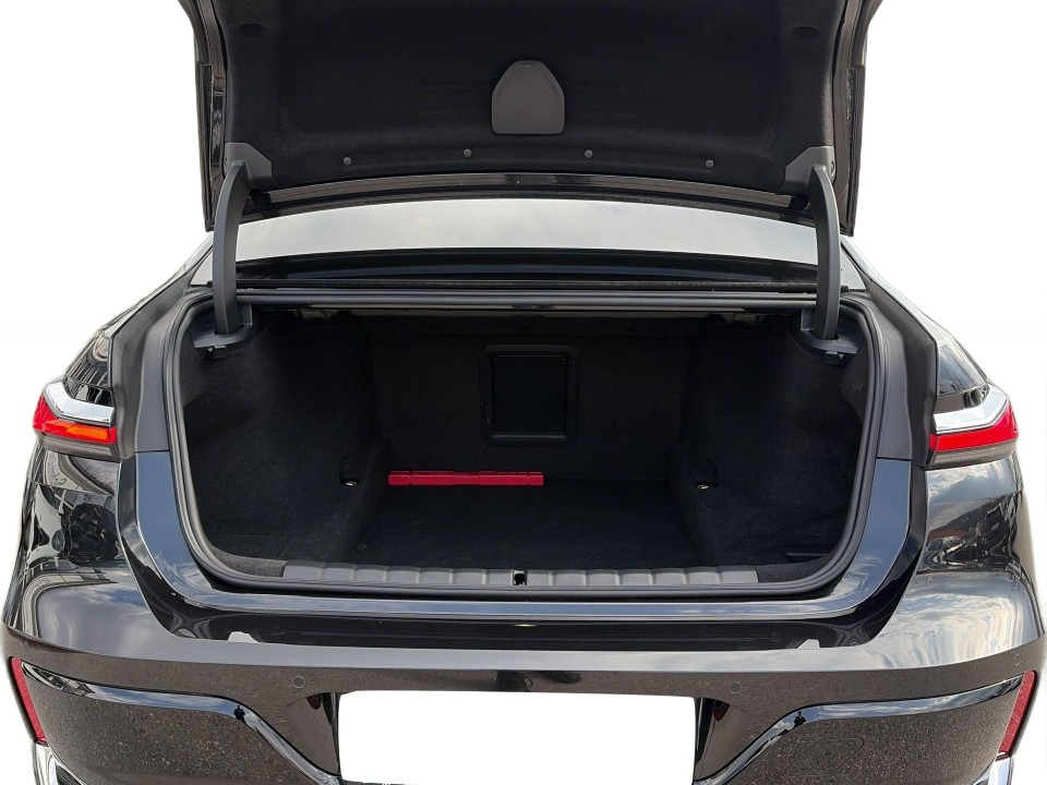 BMW Seria 7 740d xDrive M-Sport - foto 17