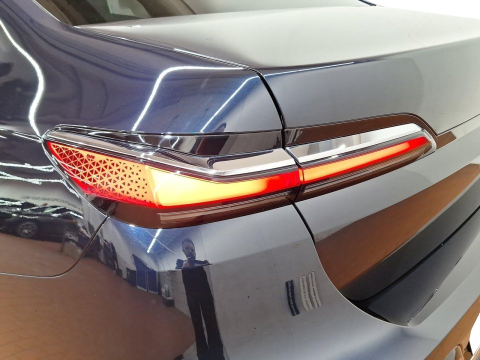 BMW Seria 7 740d xDrive - foto 19