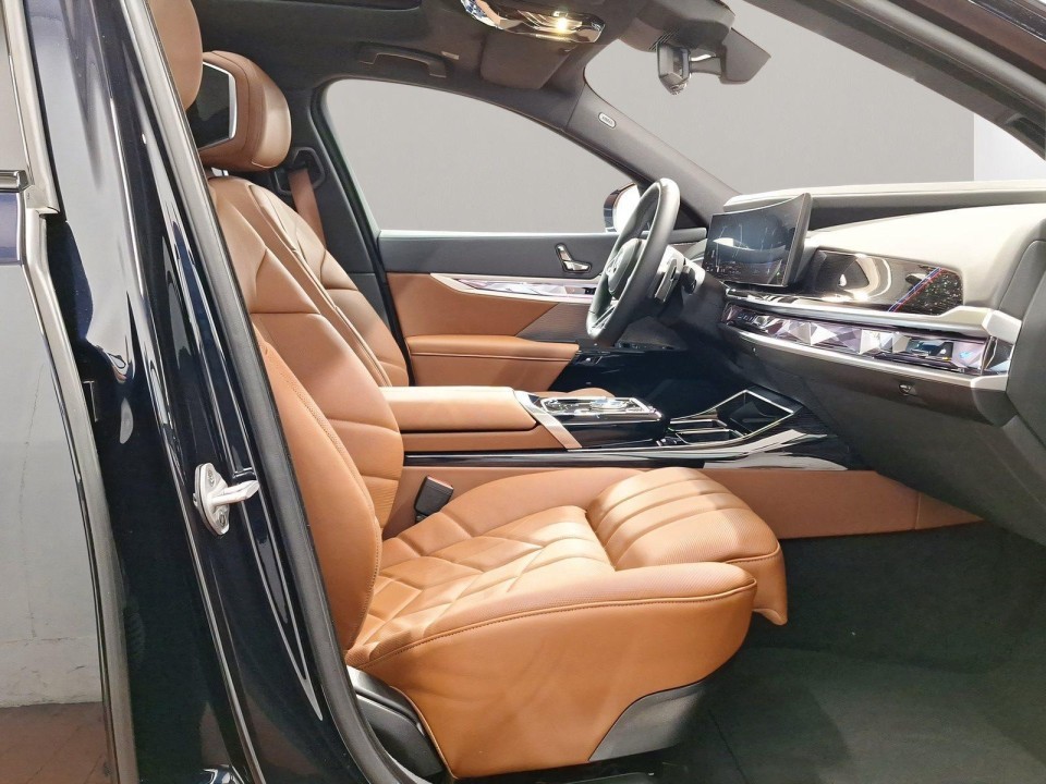 BMW Seria 7 740d xDrive - foto 8