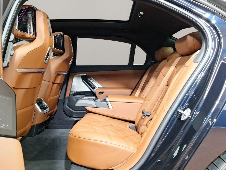 BMW Seria 7 740d xDrive - foto 13