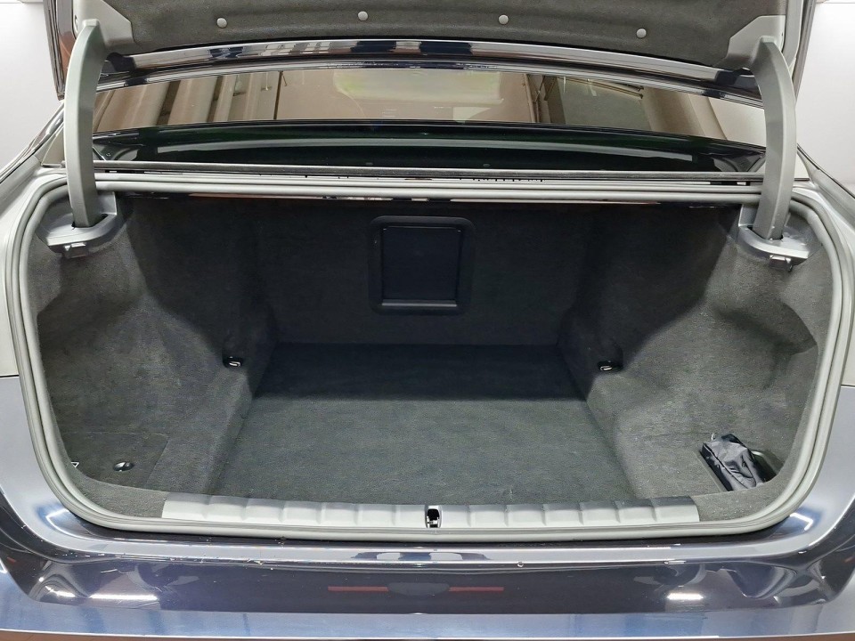 BMW Seria 7 740d xDrive - foto 17