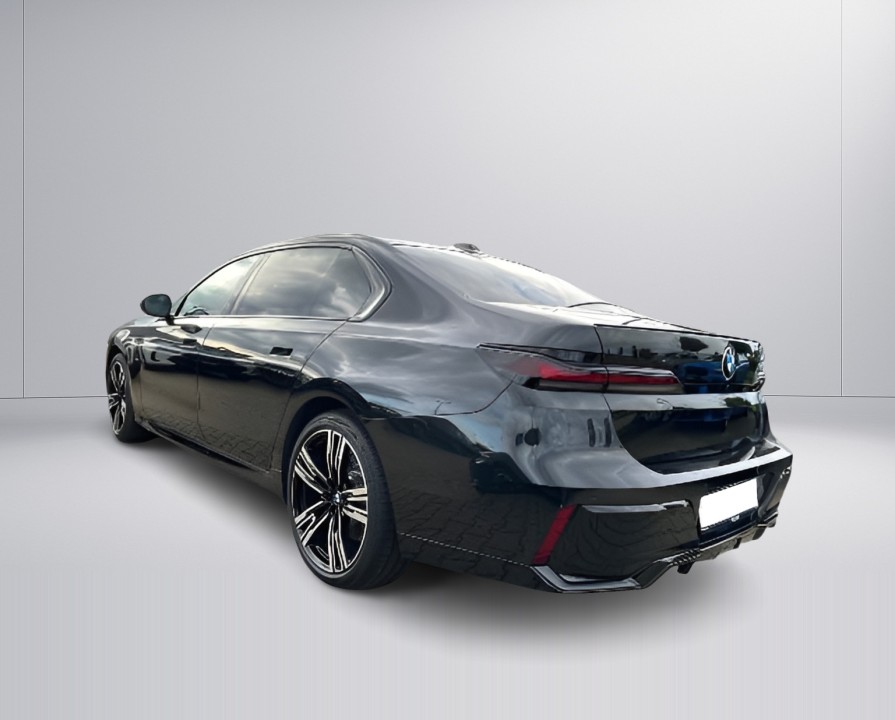 BMW Seria 7 740d xDrive (2)