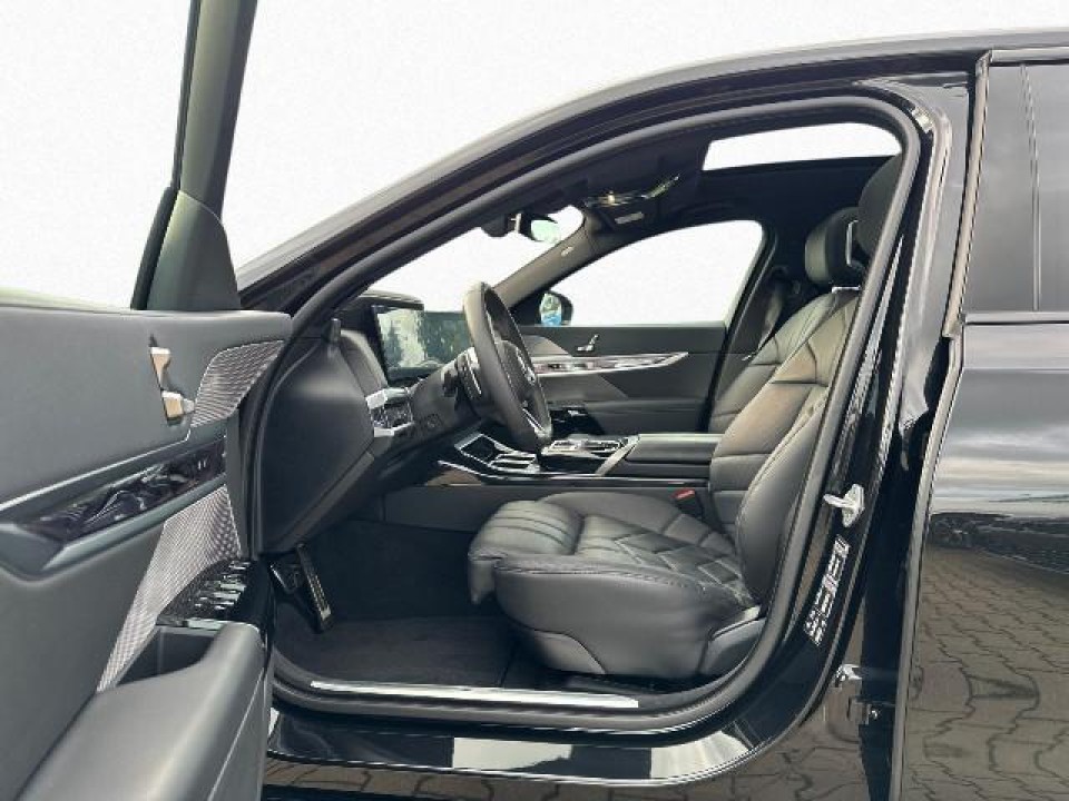 BMW Seria 7 740d xDrive (3)