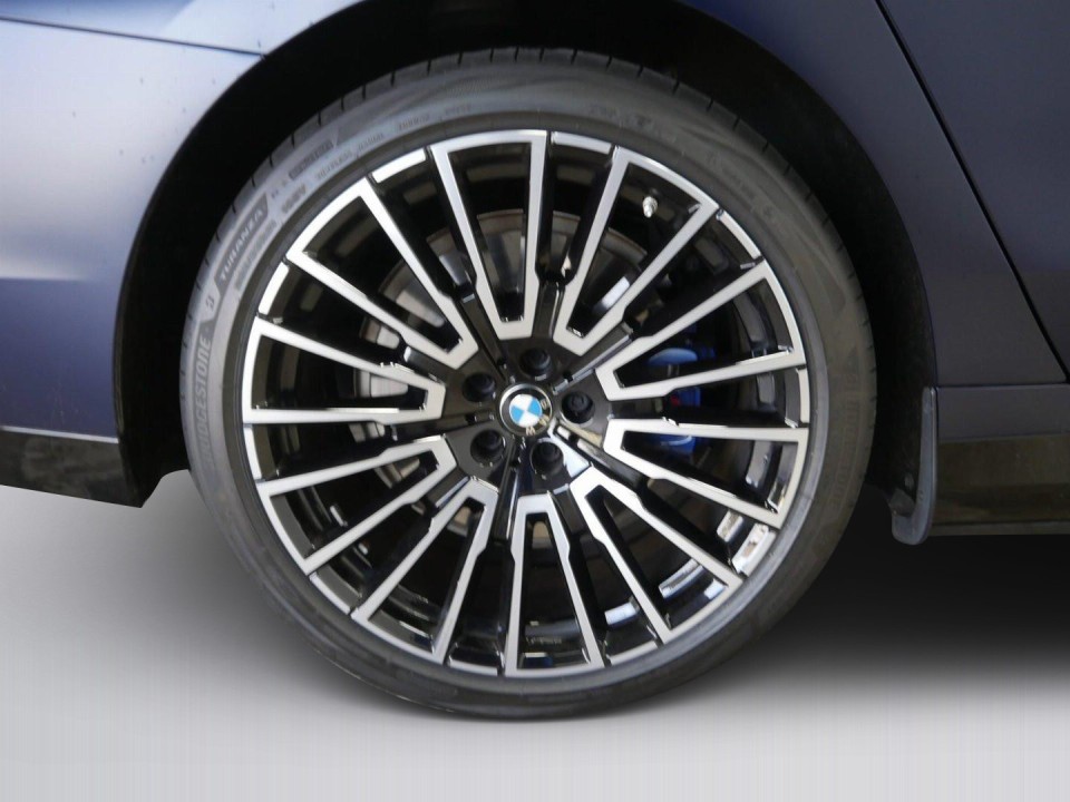 BMW Seria 7 750e xDrive M-Sport - foto 19