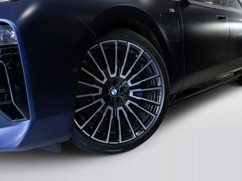 BMW Seria 7 750e xDrive M-Sport - foto 18