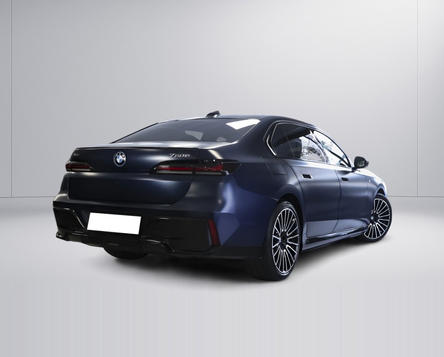 BMW Seria 7 750e xDrive M-Sport (2)