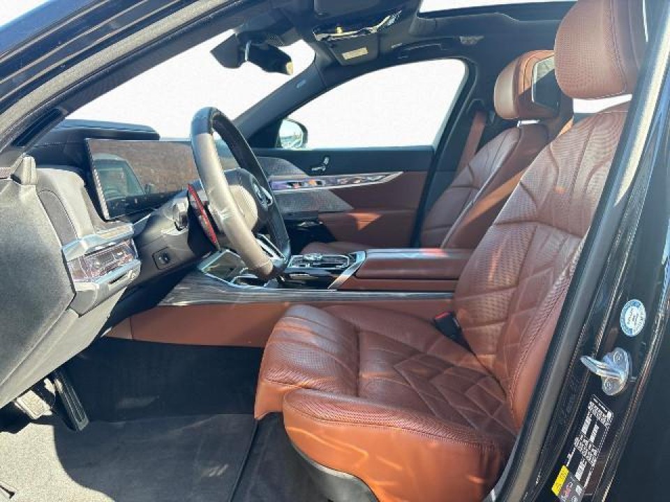 BMW Seria 7 M760e xDrive (5)