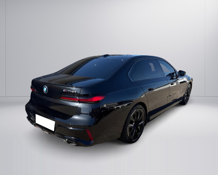 BMW Seria 7 M760e xDrive (2)
